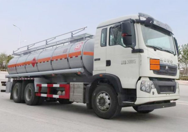 易燃液體罐式運(yùn)輸車