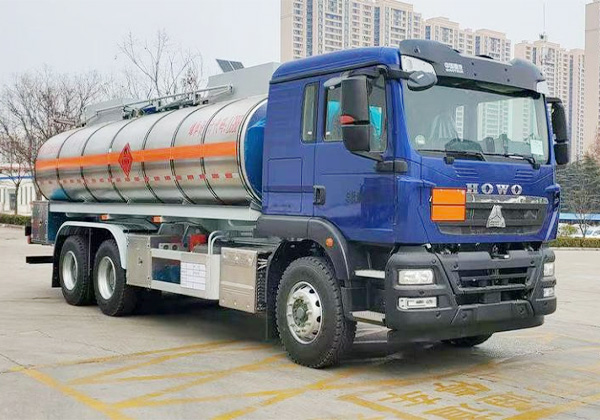 鋁合金易燃液體罐式運(yùn)輸車
